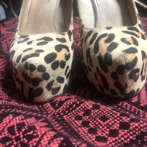 Steve Madden Leopard Deja Vu Pumps - Picture 3 of 5